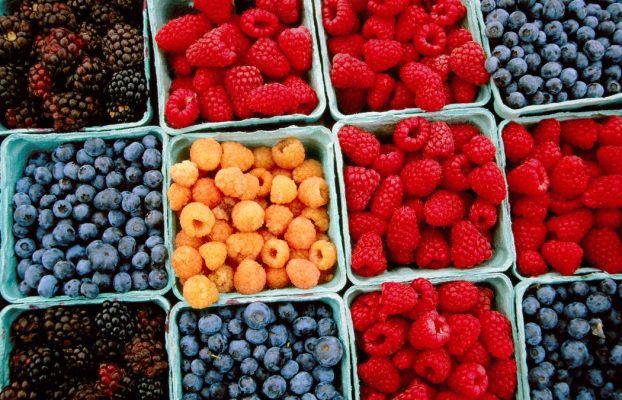 Evite los pesticidas: lave estas 12 frutas y verduras antes de comerlas