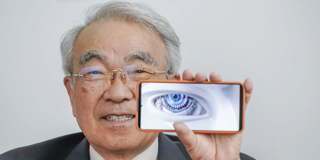 Takeo Kanade, el hombre que enseñó a ver a los robots: «Me siento responsable del problema de los vídeos falsos»