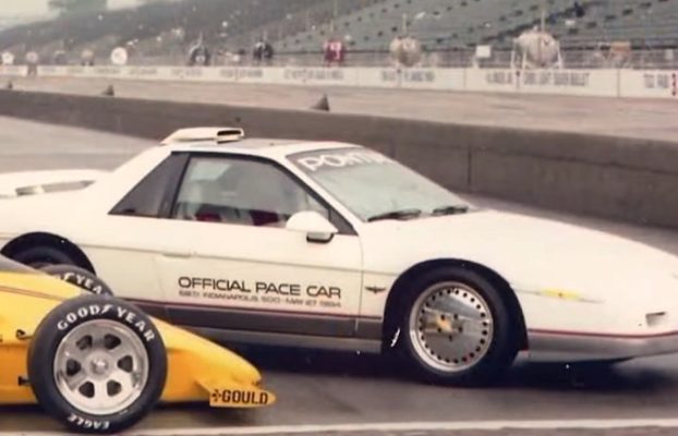 Este Pontiac Fiero de 1984 ganó popularidad como auto de seguridad de la Indy 500: ¿cuánto vale hoy en día?