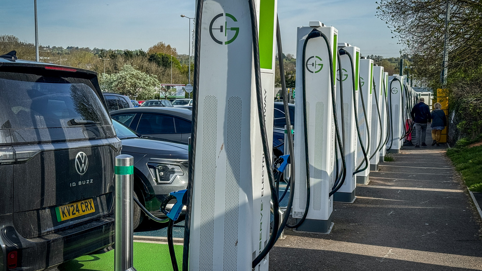 Por qué 2024 será el año del ‘cambio de sentido de los vehículos eléctricos’, según este experto