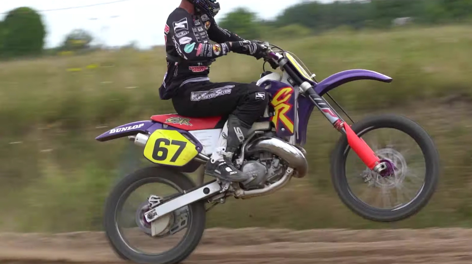 Por qué los fanáticos de las motos de cross dicen que la Honda CR500 es la mejor moto de cross jamás fabricada