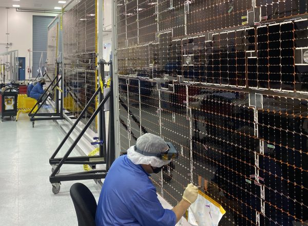 La administración de Biden busca darle a Rocket Lab 24 millones de dólares para impulsar la producción de células solares de grado espacial