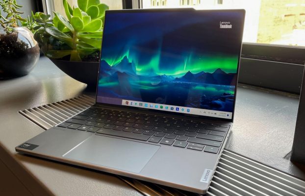 Esta computadora portátil de 13 pulgadas que recomiendo para viajes de trabajo no es una Dell XPS o una MacBook