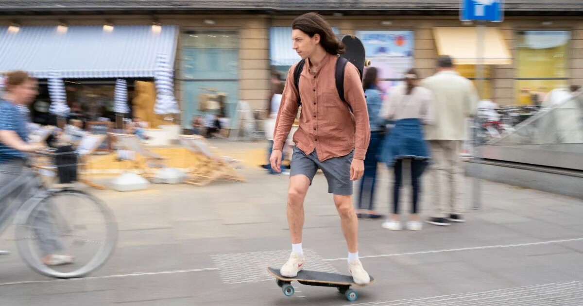 Liquid Skateboard mantiene la velocidad del usuario mediante el control de crucero