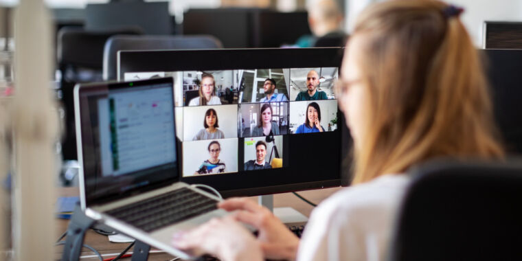 El CEO de Zoom imagina deepfakes de IA asistiendo a reuniones en su lugar