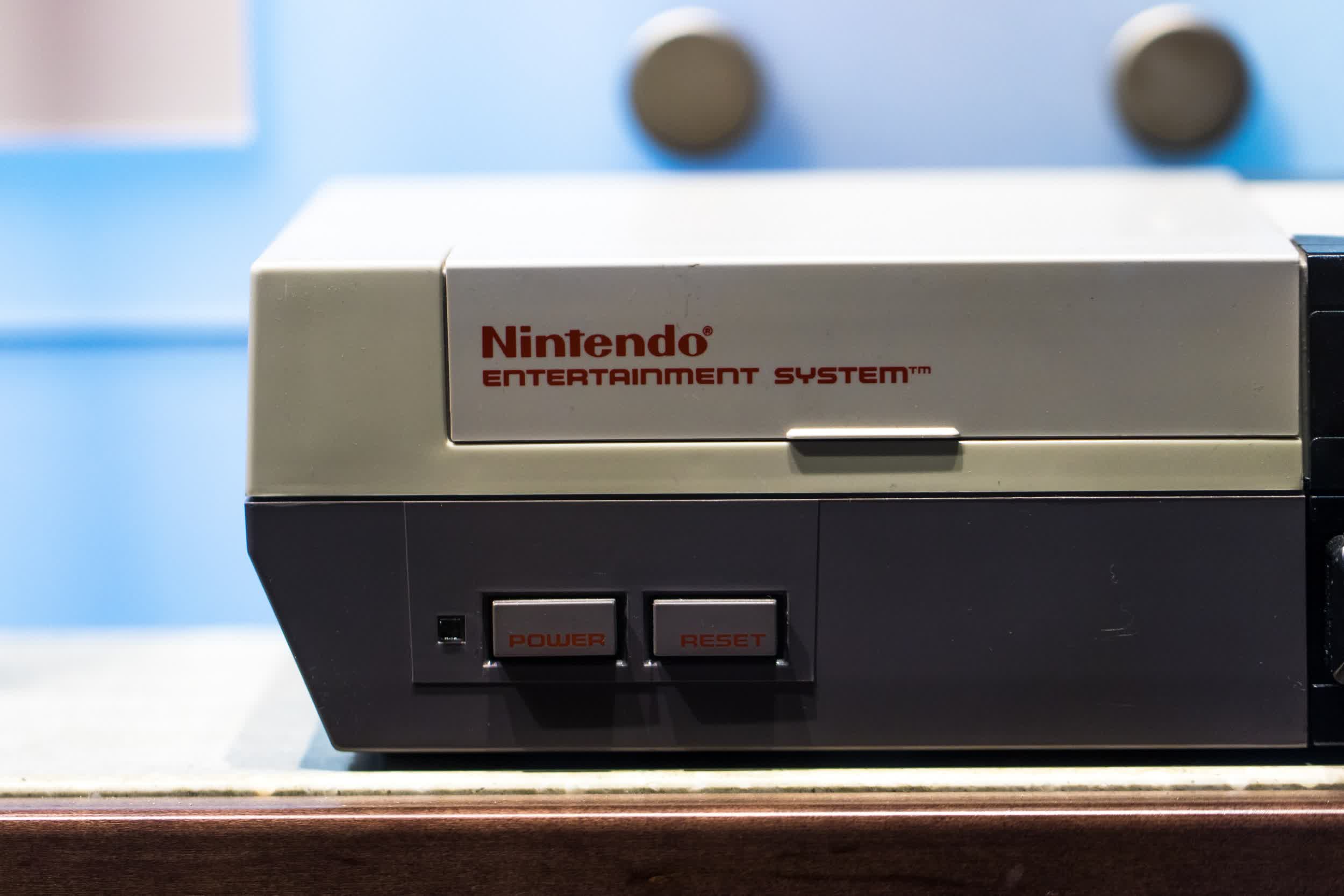 iFixit explica detalladamente por qué no deberías soplar los cartuchos de Nintendo (y cómo repararlos)