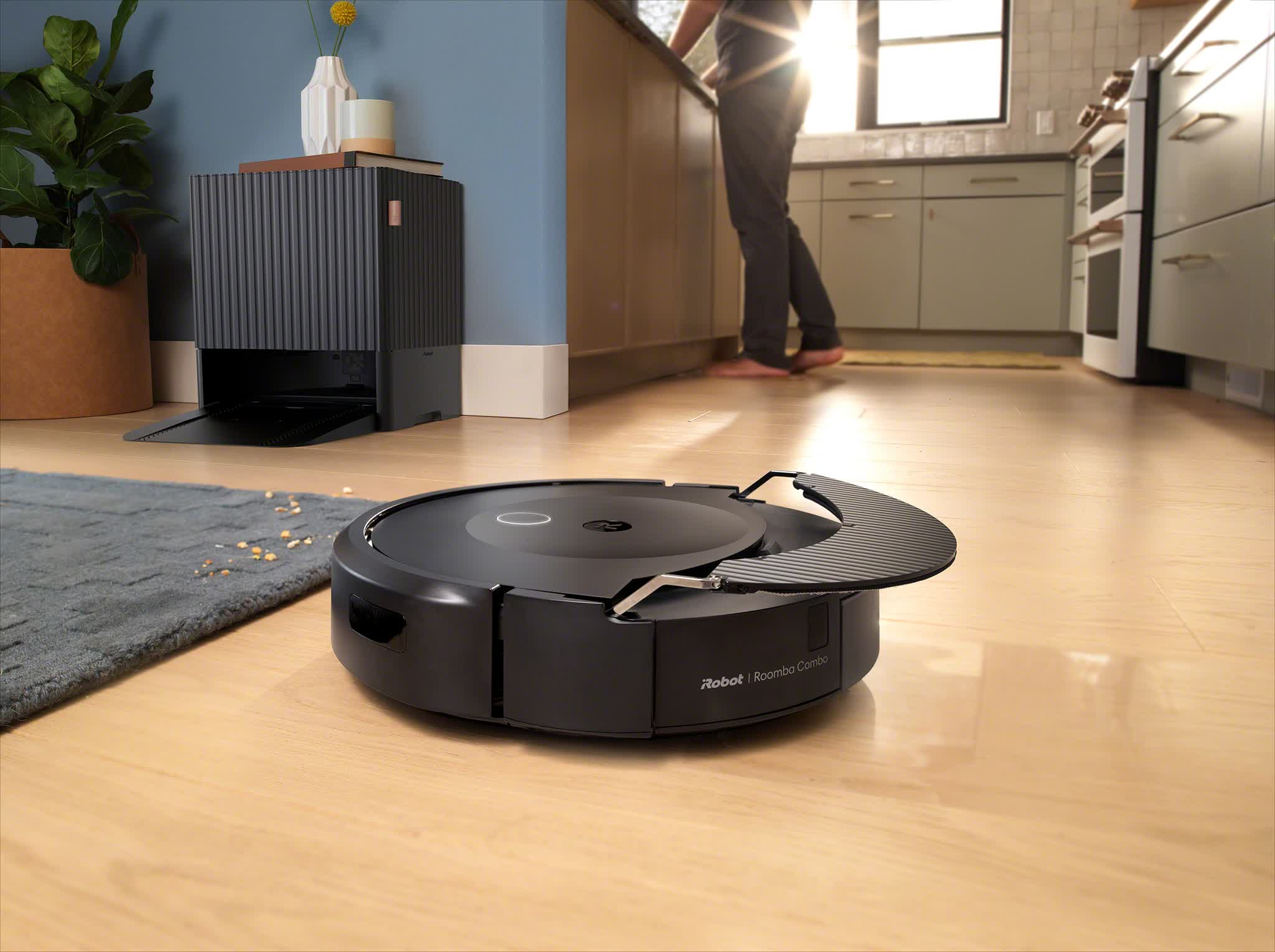 El Roomba Combo 10 Max 2 en 1 de iRobot cuenta con un trapeador autolimpiante