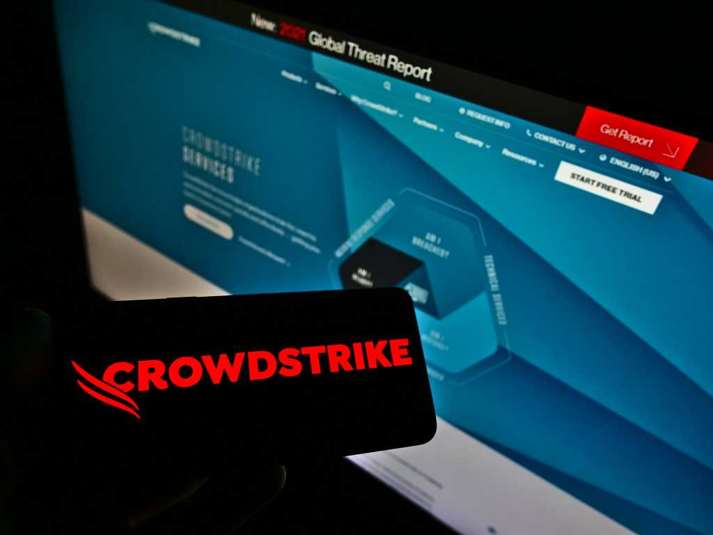 El director ejecutivo de CrowdStrike se disculpa por el colapso de los sistemas informáticos en todo el mundo y detalla la solución