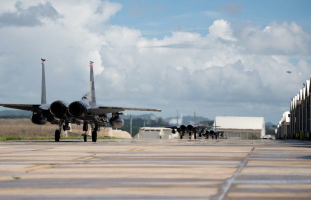 Estados Unidos moderniza sus cazas con base en Japón con los F-15EX y F-35