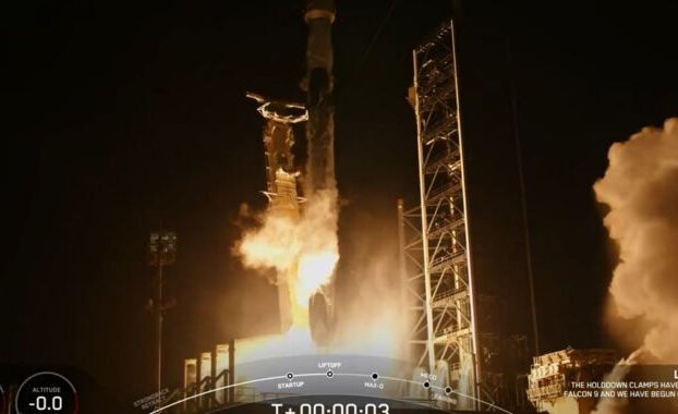 SpaceX vuelve rugiendo a la órbita apenas dos semanas después de la anomalía en vuelo