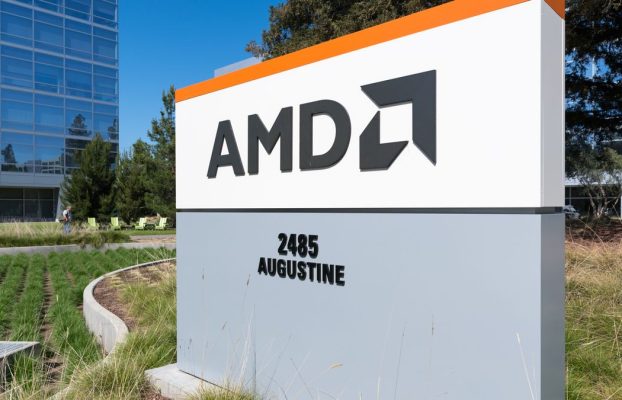 AMD confirma que Zen 6 y Zen 6c llegarán en 2025, pero Intel se prepara para hacerse con el puesto de servidor con CPU más rápida por primera vez en una década en cuestión de semanas