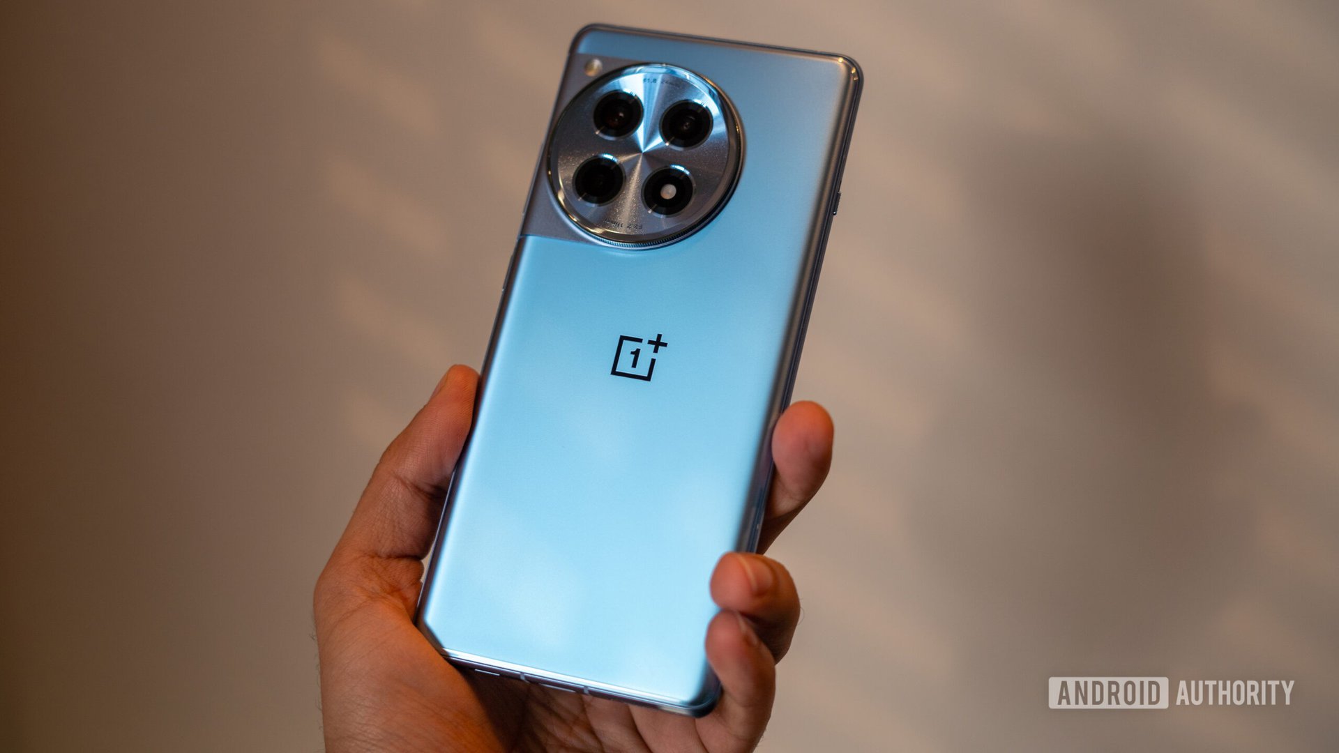 El OnePlus 12R está recibiendo una actualización de Walkie-Talkie
