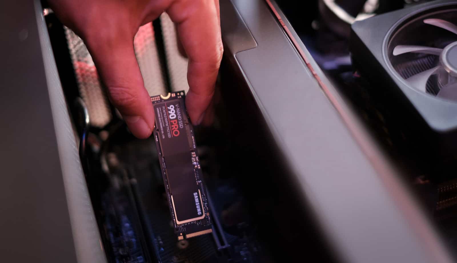 No dejes pasar esta tarjeta SD Samsung 990 Pro de 4 TB por $300
