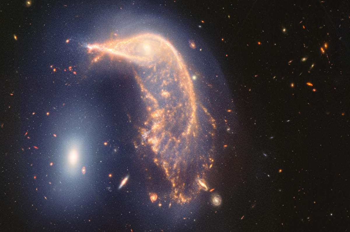 El telescopio James Webb celebra su segundo aniversario con una imagen de las galaxias Penguin y Egg