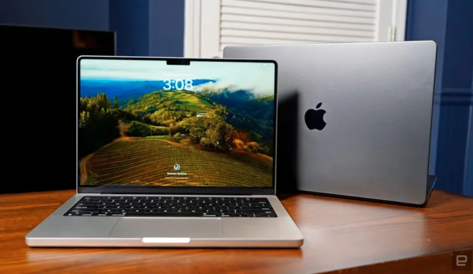 La MacBook Pro de 14 pulgadas de Apple con chip M3 Pro tiene un descuento de $300 en Amazon
