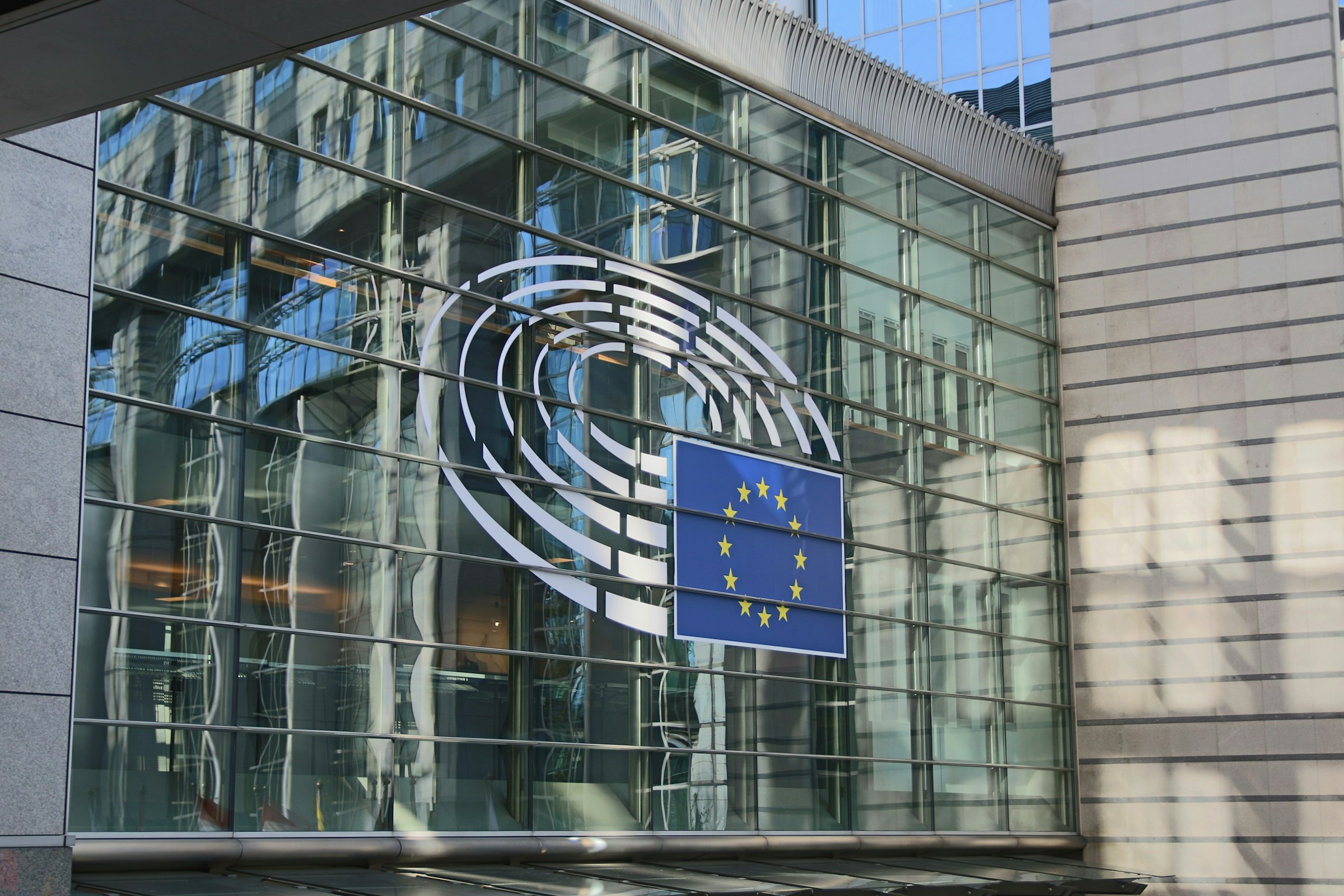 Expertos evalúan la Ley de Inteligencia Artificial de la UE