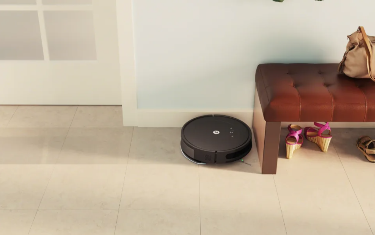 El robot aspirador y fregona Roomba Combo Essential de iRobot está a la venta por 200 dólares