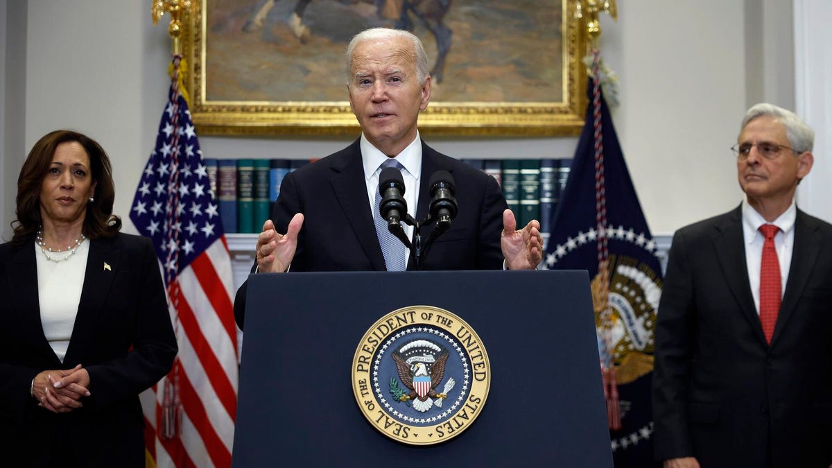 El presidente Biden pone fin a su campaña de reelección: una mirada retrospectiva a su legado en materia de tecnología y alivio de la deuda