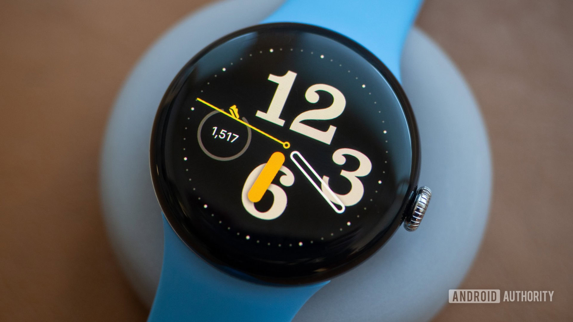 Presuntos listados de la FCC sobre el Pixel Watch 3 revelan compatibilidad con UWB, Wi-Fi 6 y cuatro modelos
