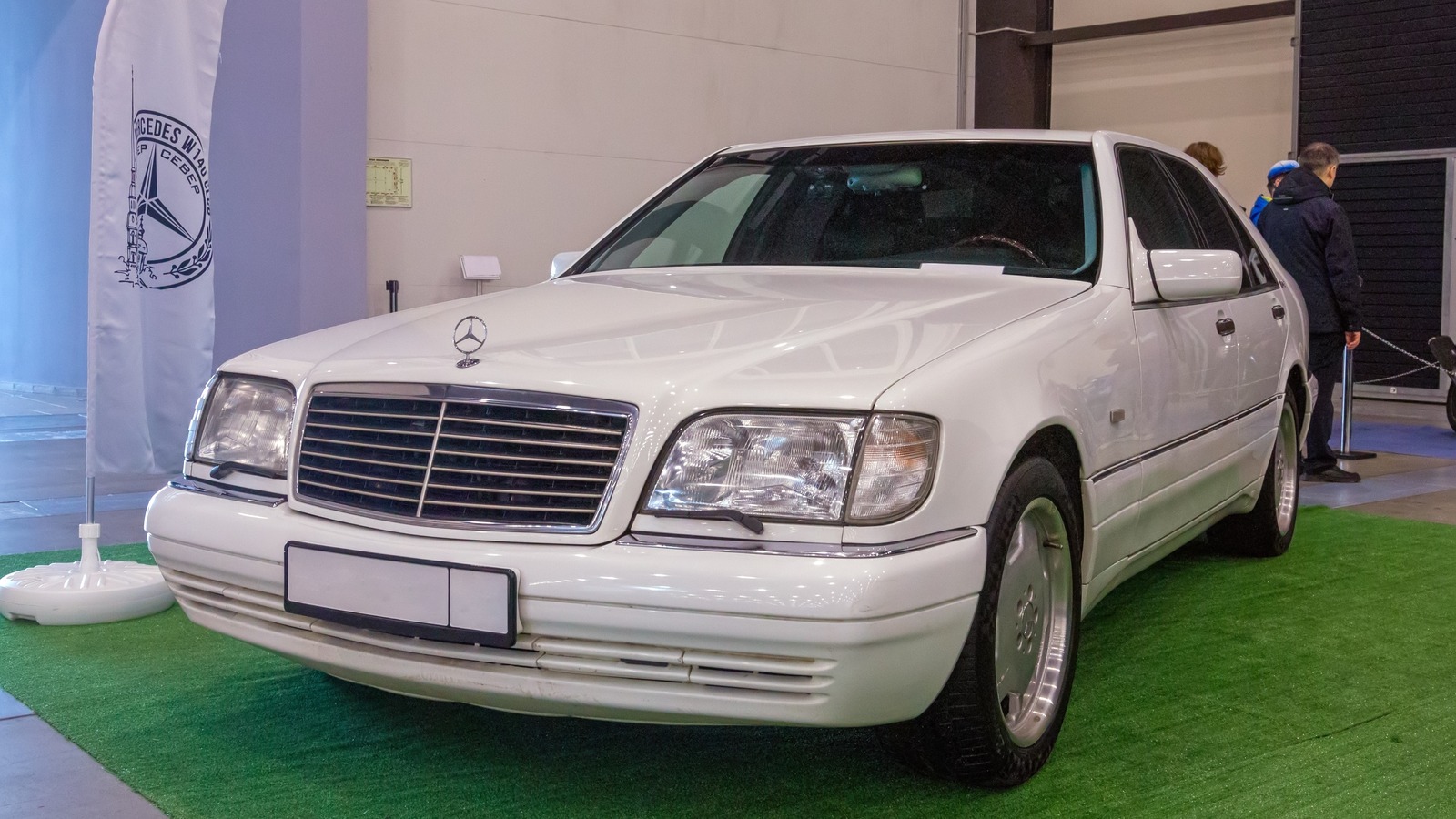 Por qué el antiguo Mercedes W140 Clase S sigue siendo tan lujoso hoy en día