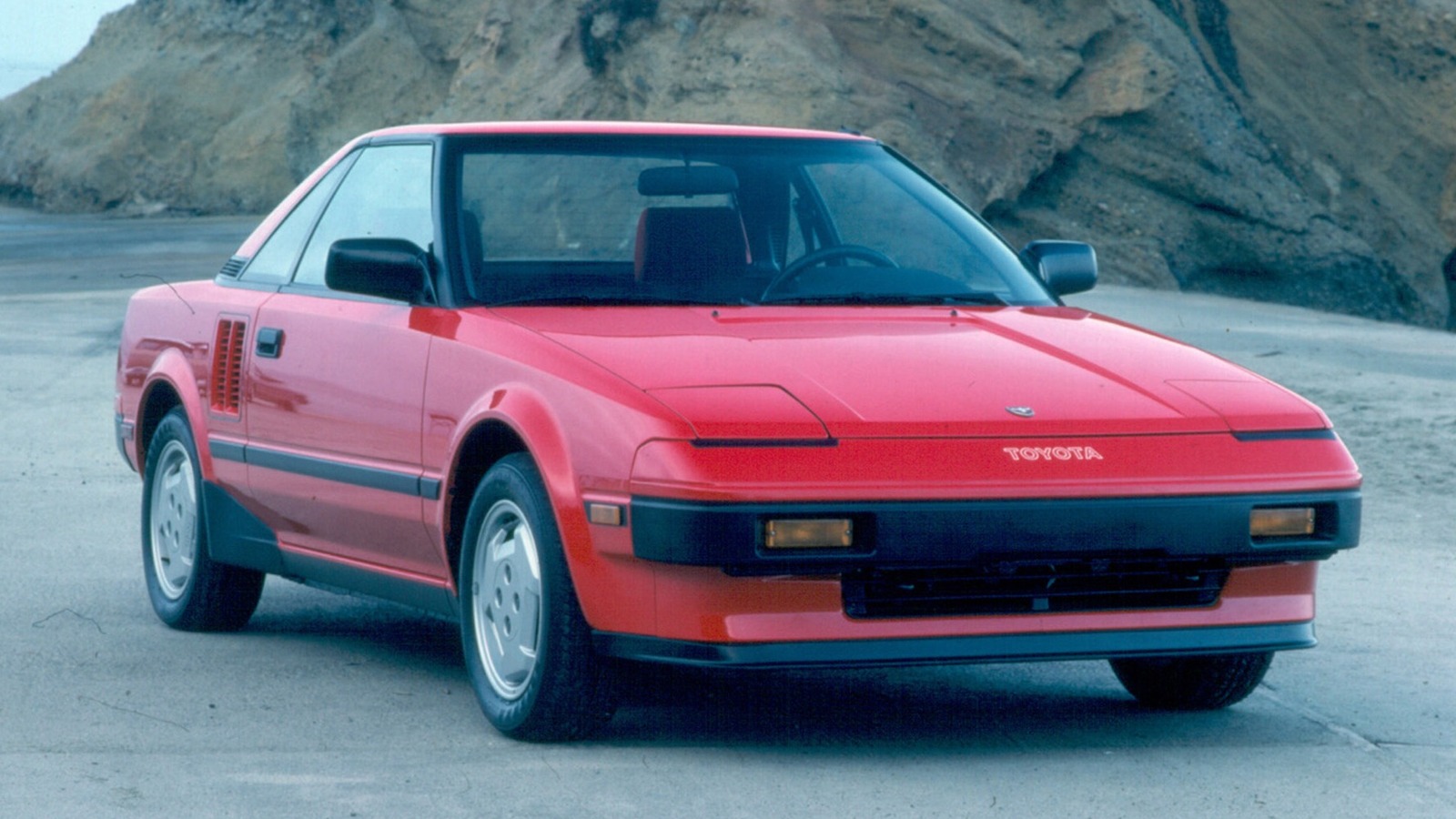 Por qué era gratificante conducir el Toyota MR2 de 1985