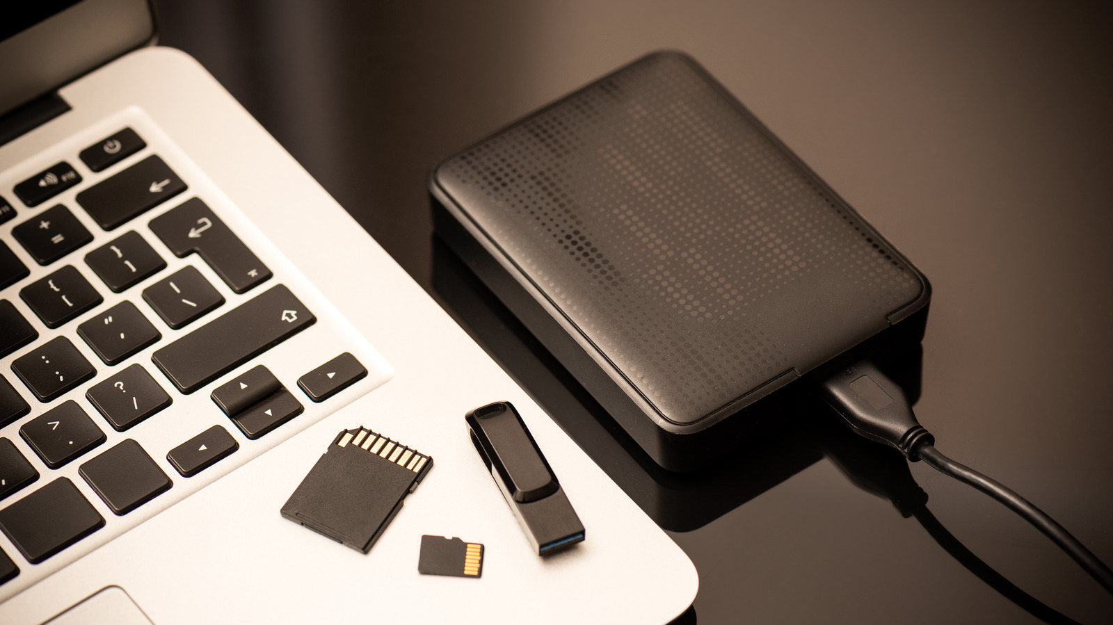 ¿La unidad flash USB o el disco duro externo no aparecen en Mac? Aquí te explicamos cómo solucionarlo