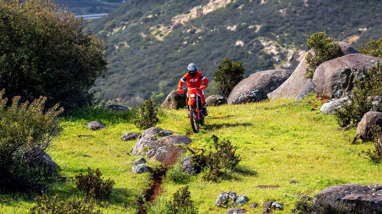 ¿Cuál es la diferencia entre estas motos de cross?