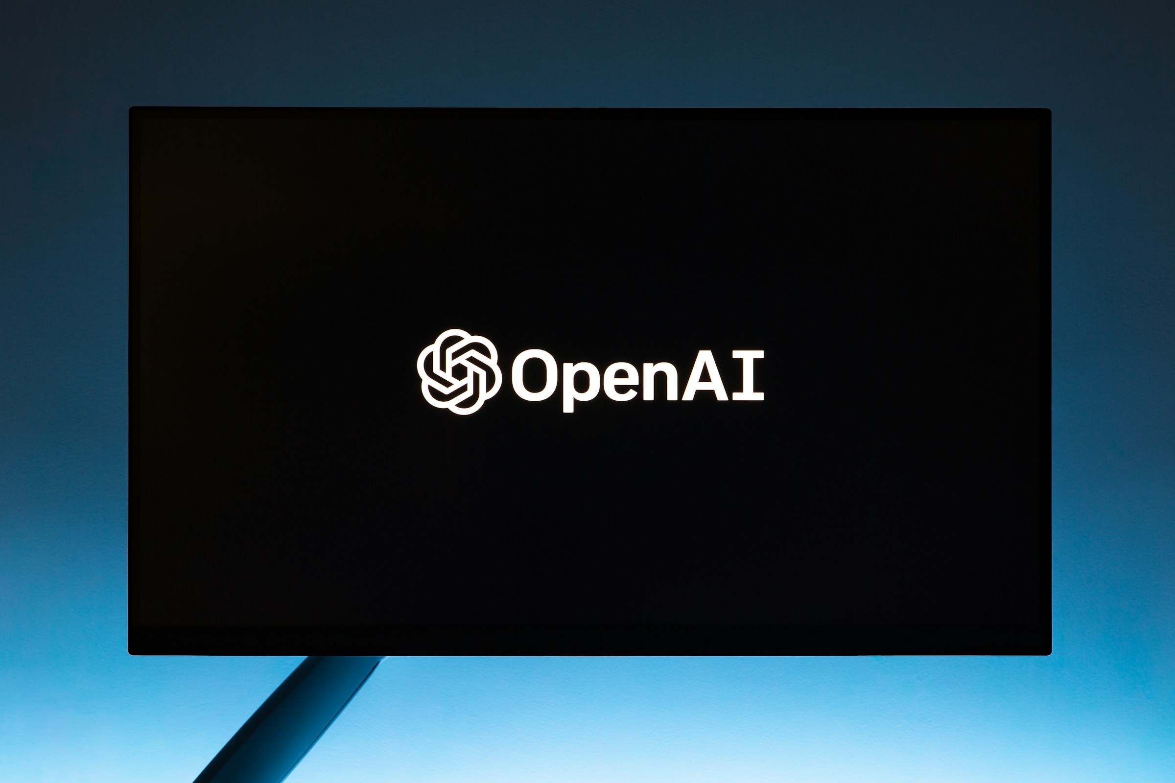 Microsoft y Apple se alejan de la junta directiva de OpenAI