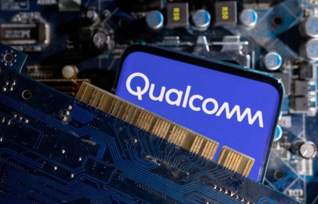 Qualcomm estaría estudiando la posibilidad de comprar partes del negocio de diseño de chips de Intel