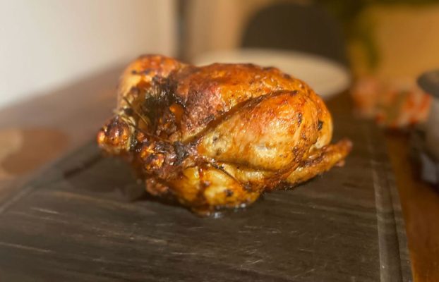 ¿Cuál es la mejor manera de asar un pollo? Olvídate del horno y usa este método rápido