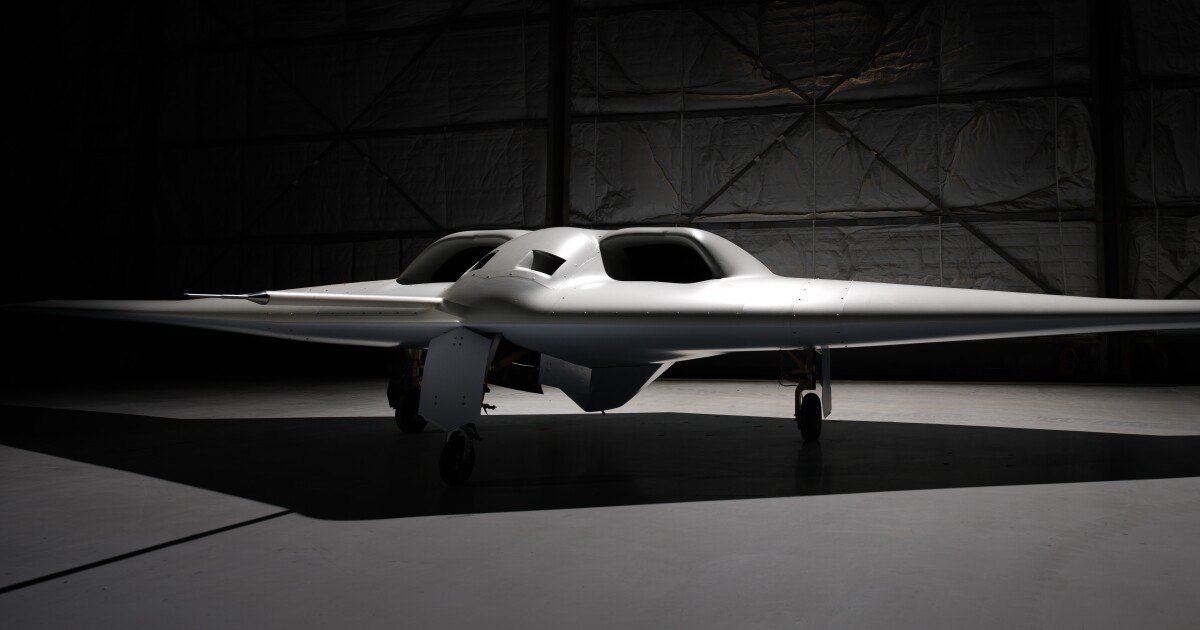 Primera fotografía del último avión no tripulado furtivo de DARPA, el X-plane
