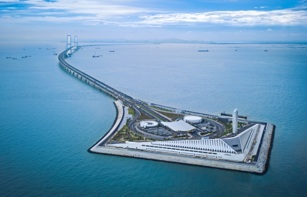 China reclama 10 récords mundiales para un nuevo cruce marítimo de puente/túnel