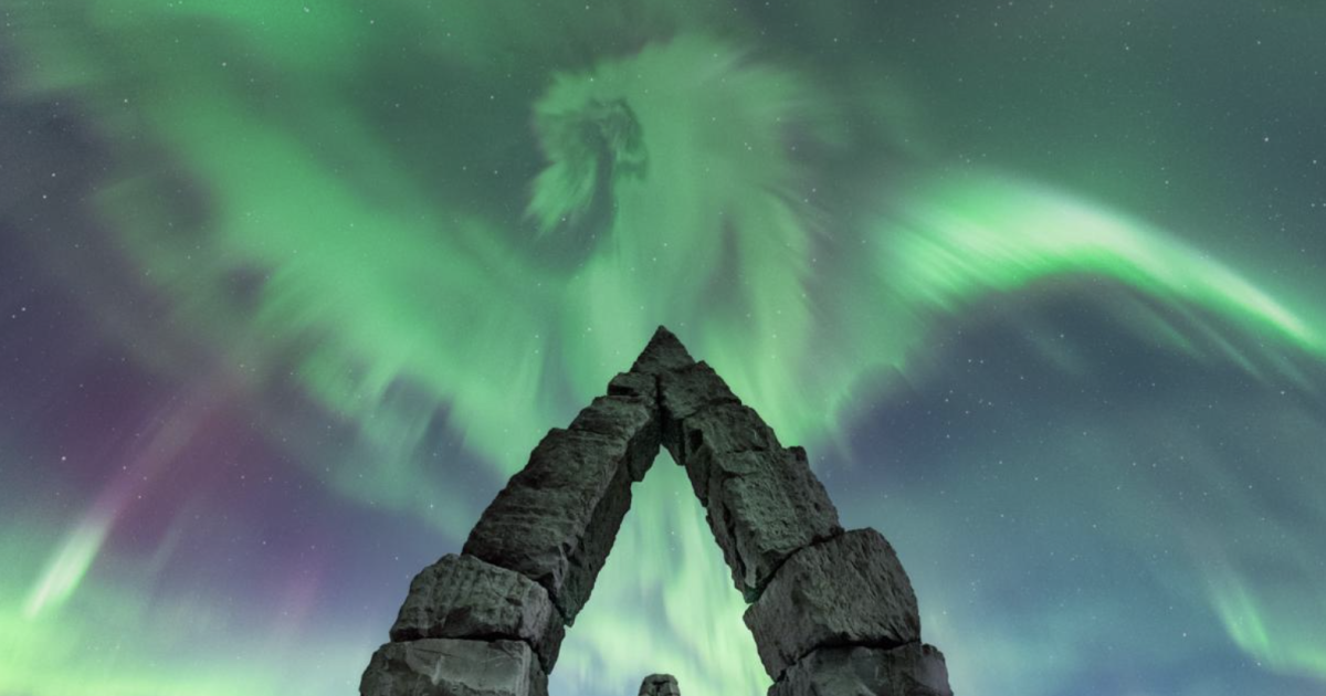 El dragón de la aurora ilumina la lista de candidatos al premio Fotógrafo Astronómico del Año 2024