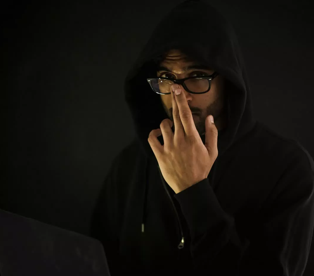 Este detective cibernético se infiltró en la banda de ransomware LockBit y desenmascaró a su líder.