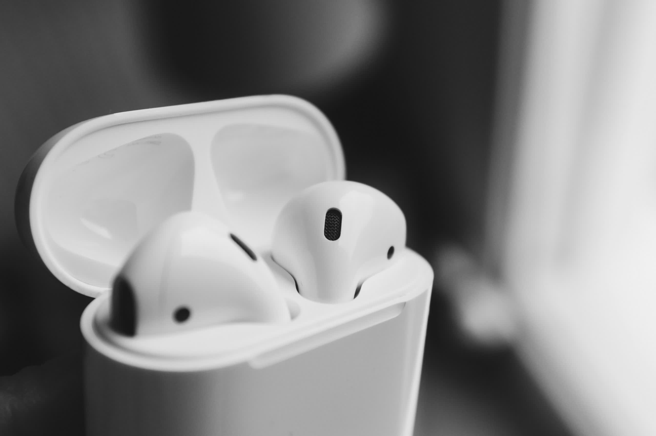 Apple podría lanzar dos variantes de AirPods 4 el próximo mes, reemplazando los modelos de segunda y tercera generación