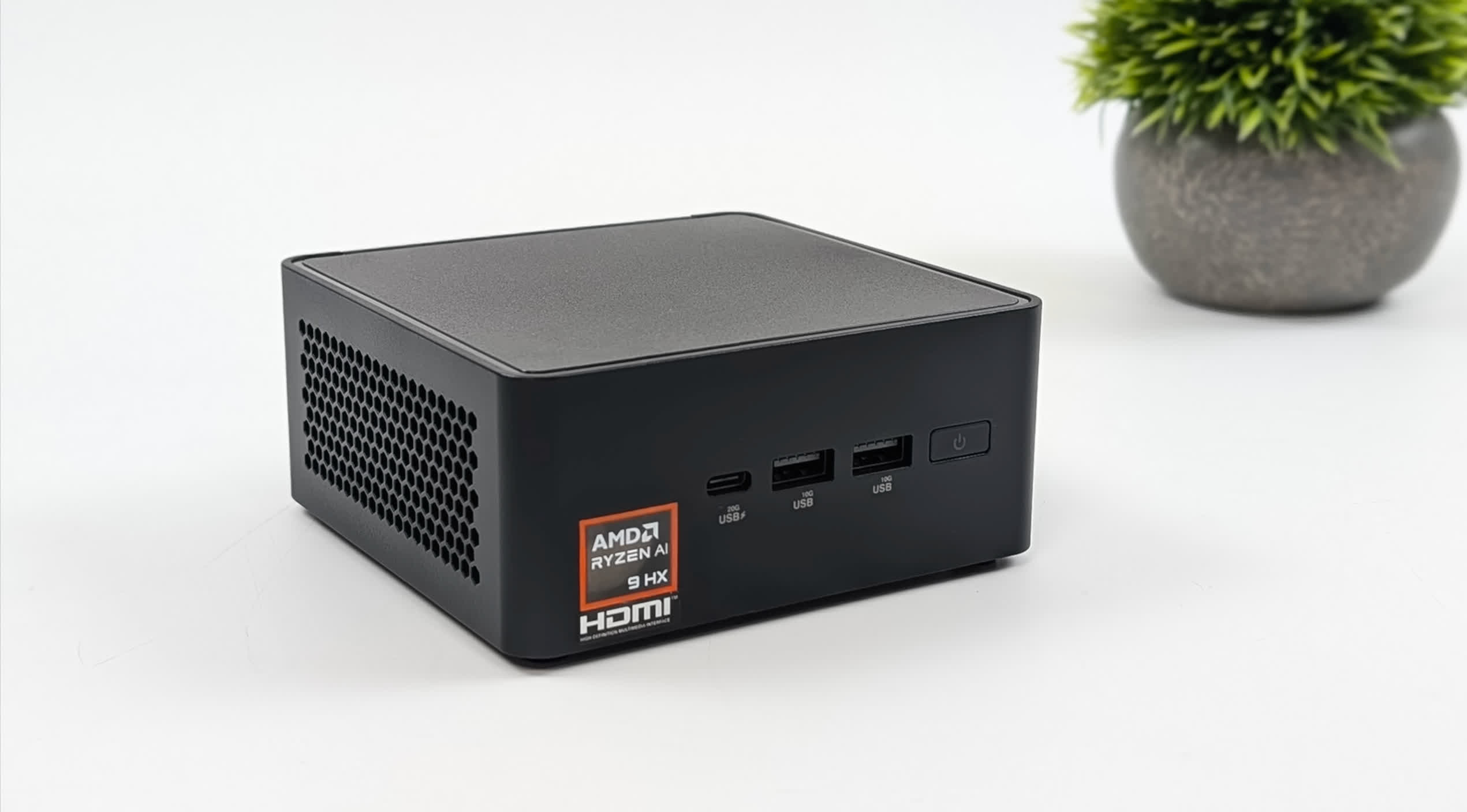 Primera mini PC con Ryzen AI 9 HX 370 evaluada, puede ejecutar la mayoría de los títulos AAA a 1080p60
