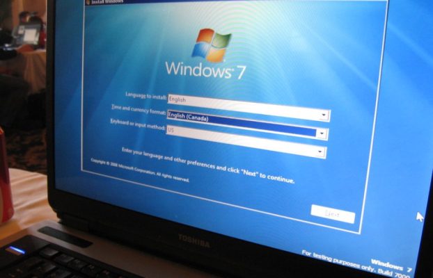 ¿Puedes reinstalar Windows 7 si tienes Windows 11 o 10?