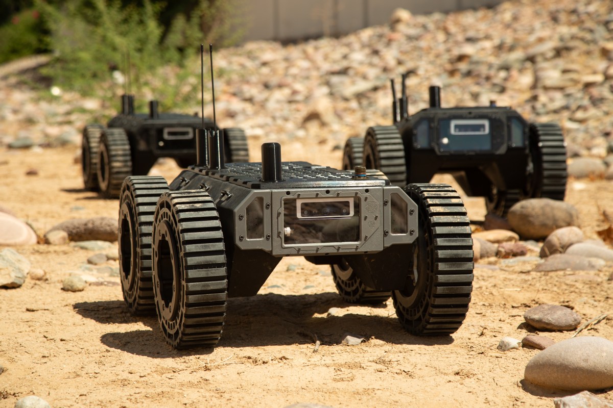 Los fundadores de Swarmbotics se obsesionaron con los enjambres de robots y ahora planean llevarlos al campo de batalla