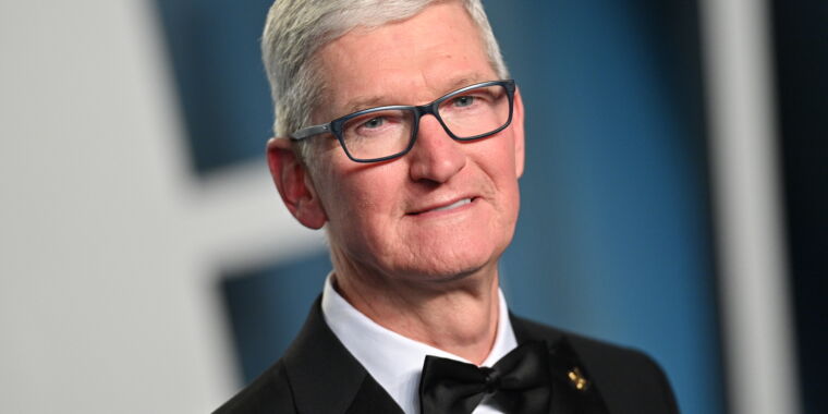 Apple registra ingresos récord pese al estancamiento de las ventas del iPhone
