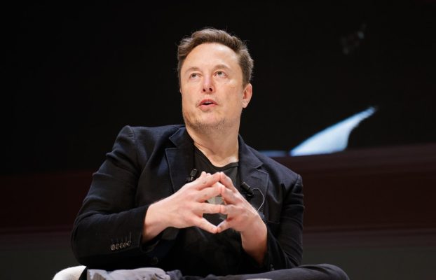 Musk se enfrenta a los vecinos en el exclusivo suburbio de Austin