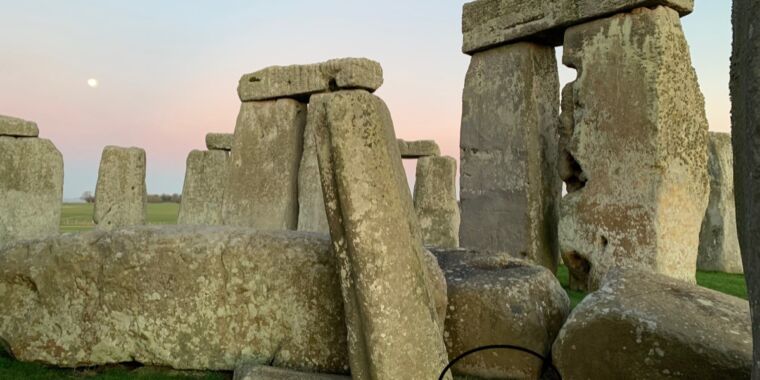 Los científicos resuelven el misterioso origen de la piedra del altar de Stonehenge: Escocia