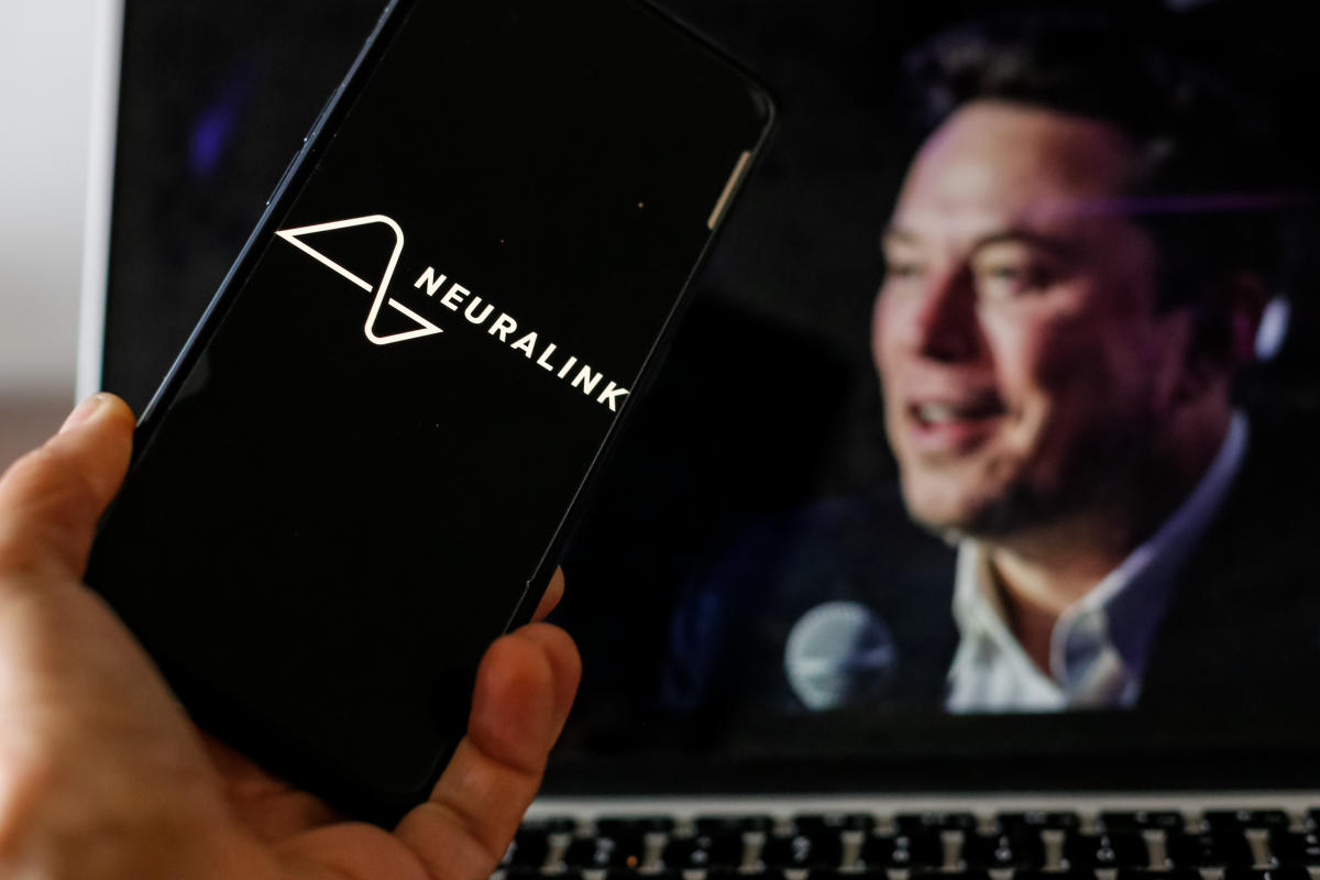 Neuralink implanta con éxito su chip en el cerebro de un segundo paciente