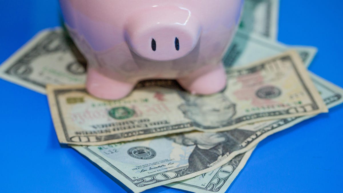 Ahorra dinero mientras te mantienes conectado. Aquí tienes 8 formas de reducir tu factura de Internet