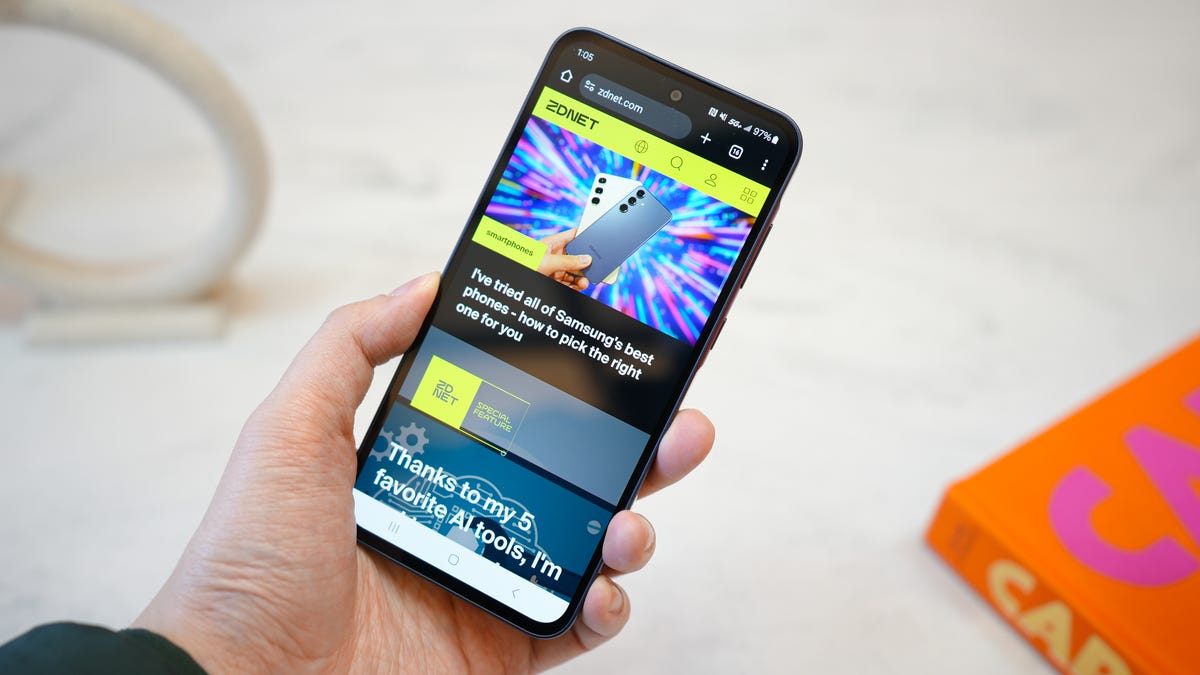 Este teléfono Samsung de $ 300 se ve tan bien como el Galaxy S25, a una fracción del precio