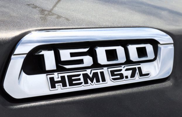 ¿Con qué frecuencia debes cambiar las bujías en un HEMI 5.7?