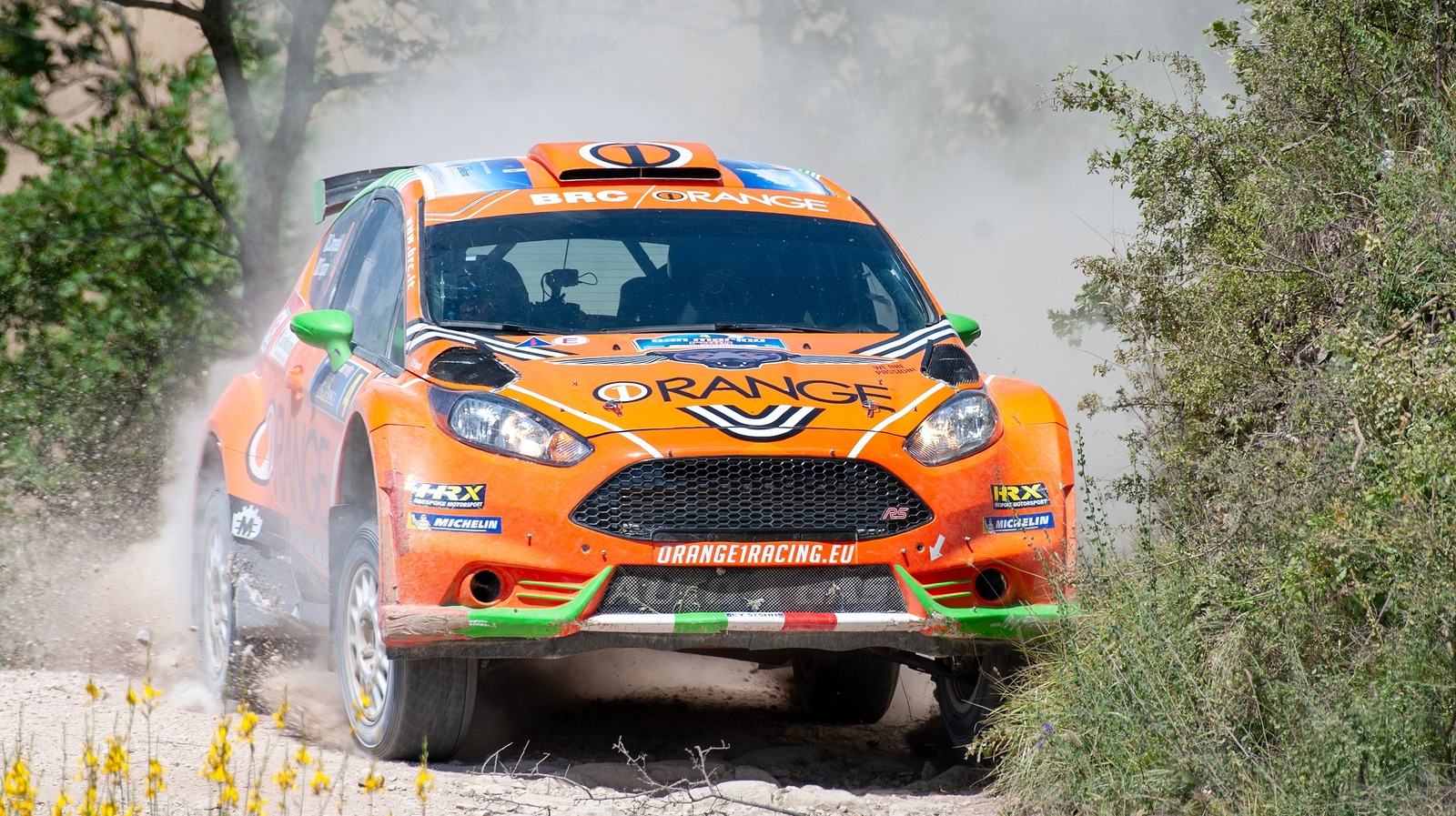 ¿Qué significan los números en los rallyes? Cómo entender el caos de las notas de los copilotos