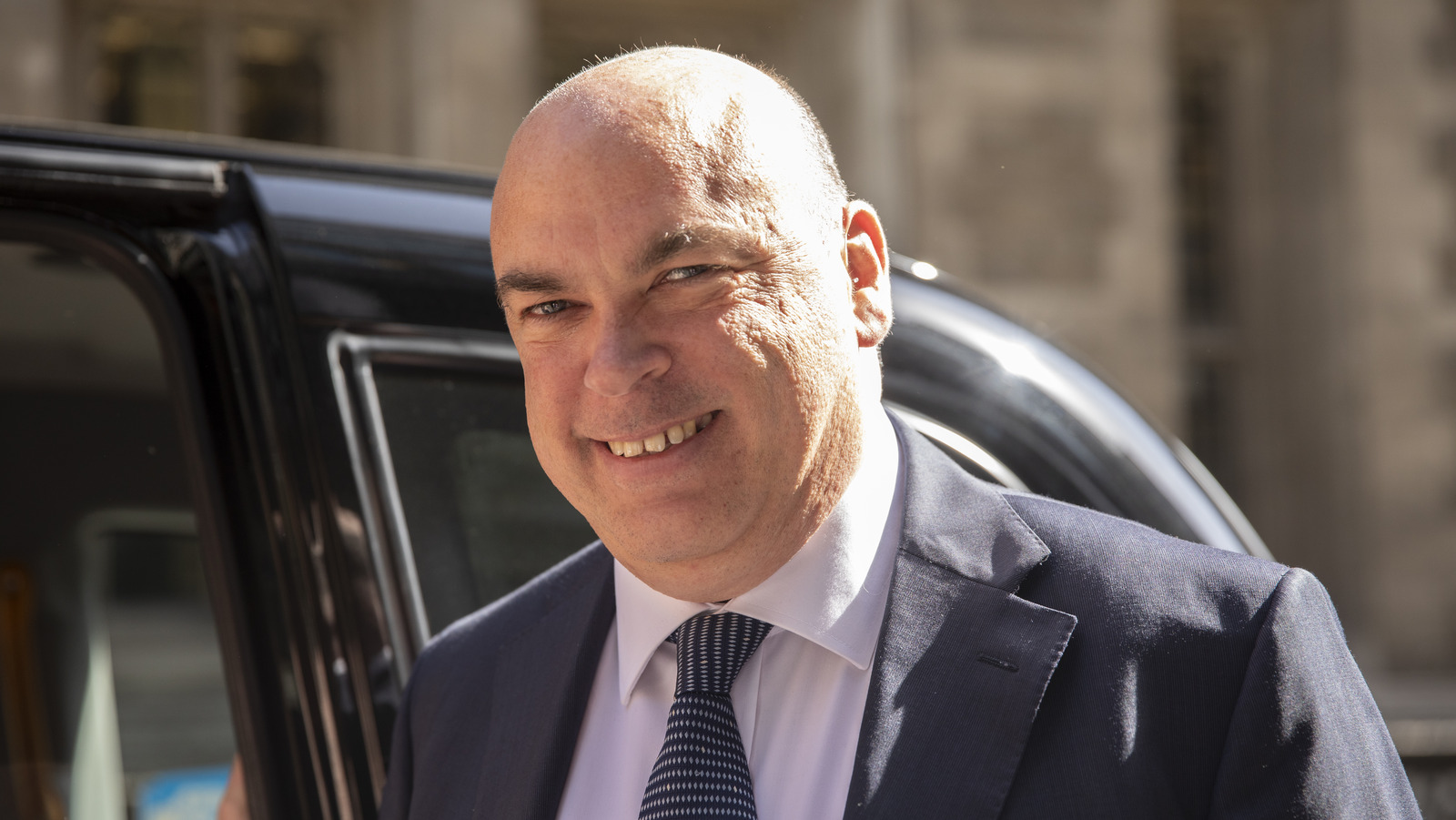 Todo lo que sabemos sobre el desastre del superyate del magnate tecnológico Mike Lynch