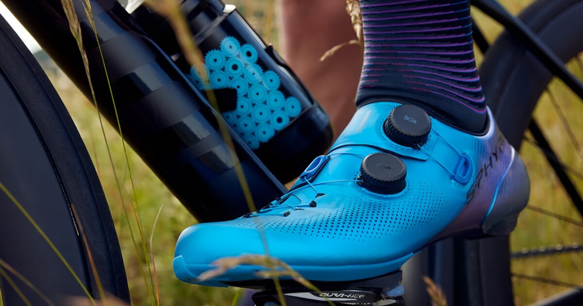 Shimano patenta zapatillas de ciclismo eléctricas y autoajustables