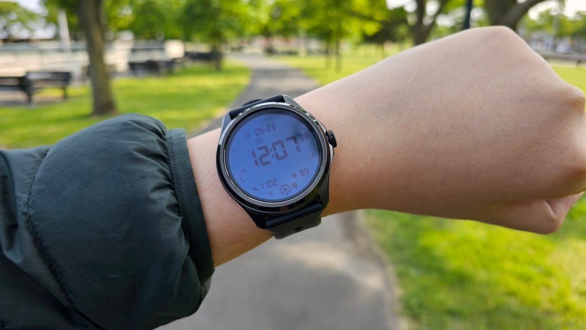 Uno de los mejores relojes inteligentes Android que he usado no es Google ni Samsung (y tiene un descuento de $100)
