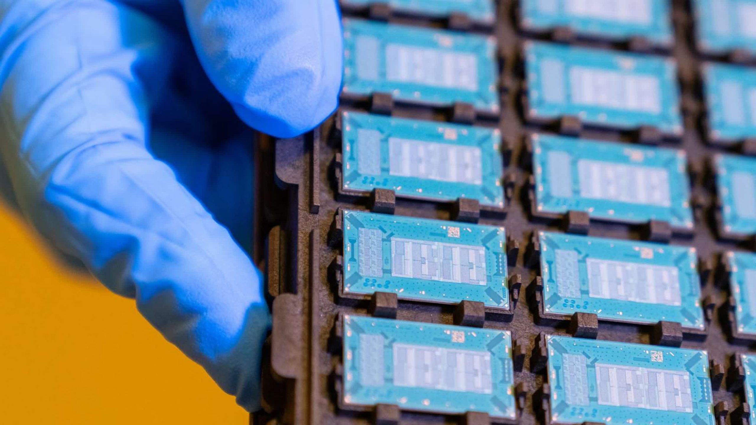 Una coalición industrial pretende convertir los sustratos de vidrio en el estándar para la fabricación de chips